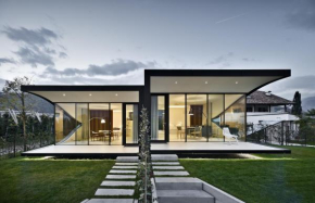 Отель Mirror Houses  Больцано